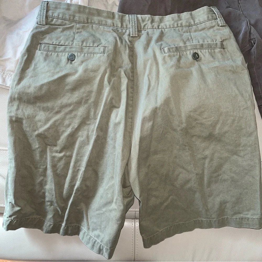 3 CHINO CLASSIC FIT Cotton Shorts Flat Front(khaki/green),Pleated(gray) sz Men34 - Picture 4 of 13